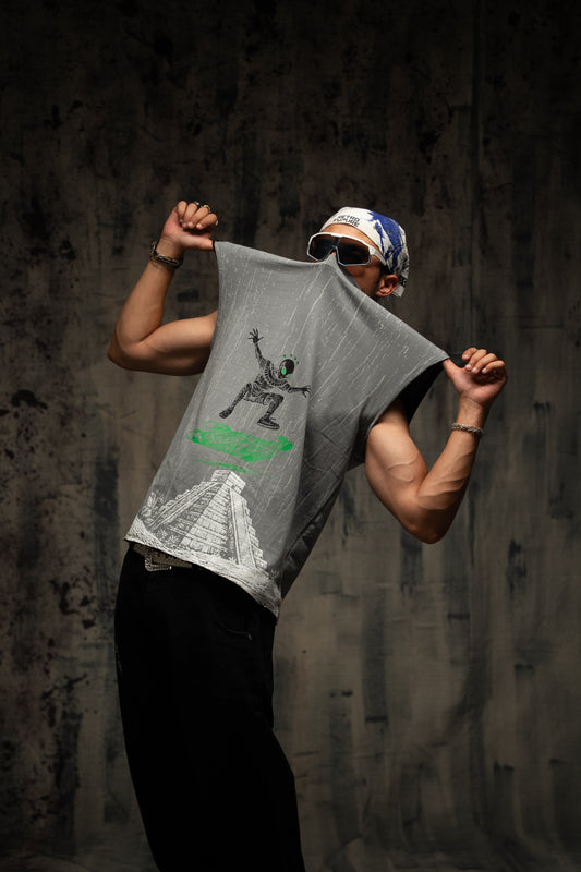 Retrofuture Lost In Time grey oversized sleeveless t-shirt with astronaut graphic