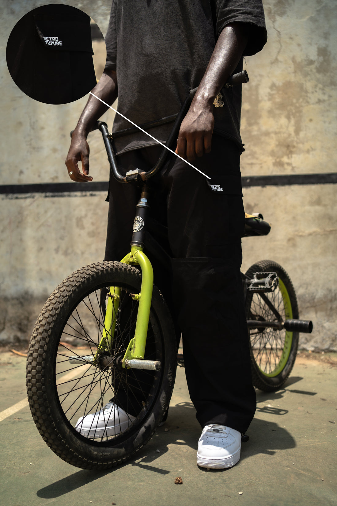 Baggy cargo pants streetwear outfit for men in India — Retrofuture
