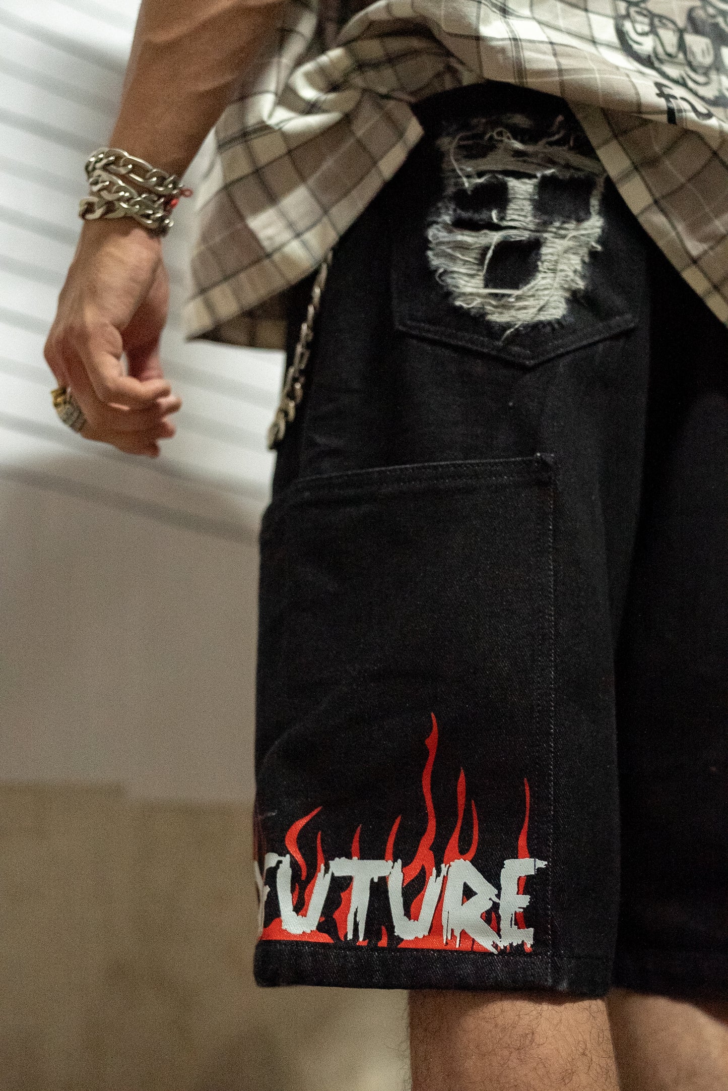 Flames jorts